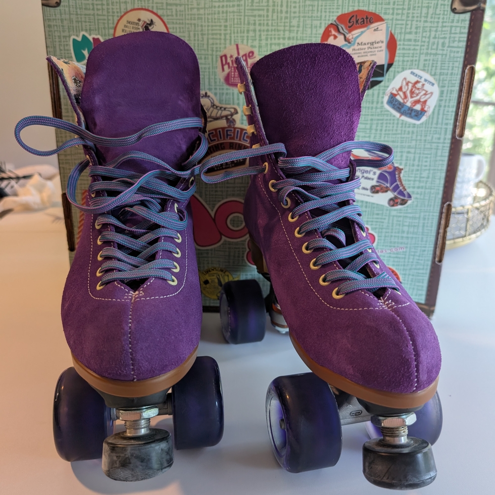 SOLD!!!! Chic Purple Lace-Up Roller Boots (Lolly)